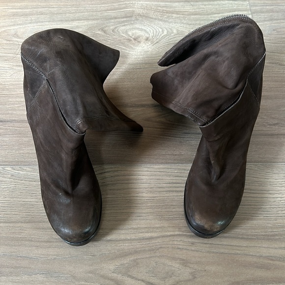 VIC MATIE made in Italy, brown suede boots. 4 in heel. Size 41 or 10-10.5 US EUC - Picture 4 of 8